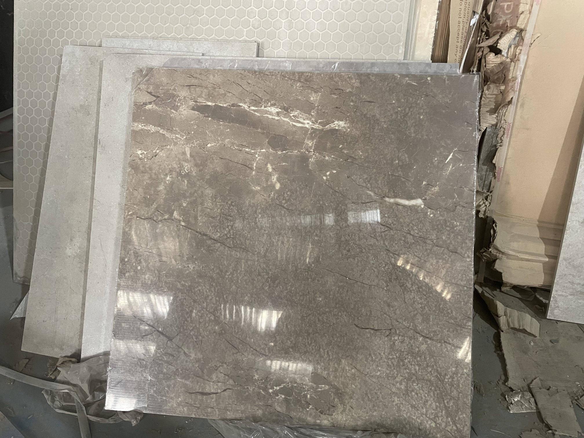 打包清仓：一批道格拉斯品牌瓷砖50片转让公告