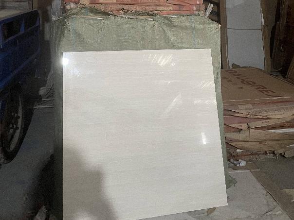 打包清仓：一批道格拉斯品牌瓷砖50片转让公告