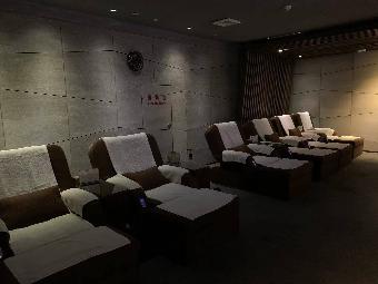 江苏省常州市新北区三井街道河海东路58号恐龙谷温泉内招租公告