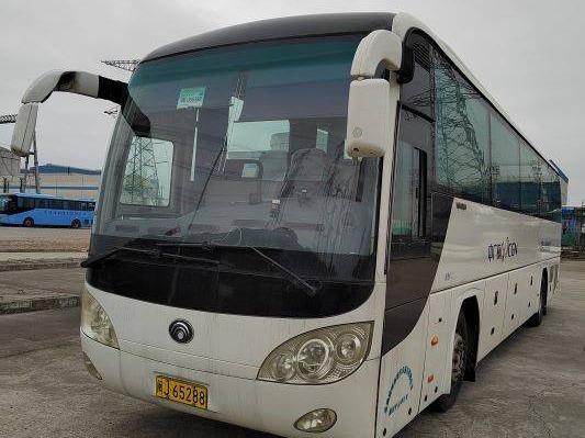 闽J65288宇通牌大巴车