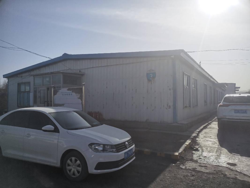 托克逊县碧禾兰商贸有限公司租赁位于托克逊县S103省道西侧、黑山至克尔碱公路北侧彩钢房（3号宿舍）(国资监测编号GR2023XJ1000426)