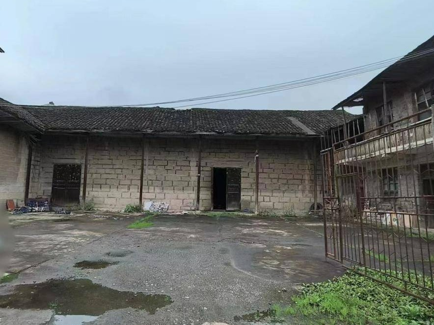 龙山县里耶镇建设街二宗土地使用权（含2项房屋建筑物）
