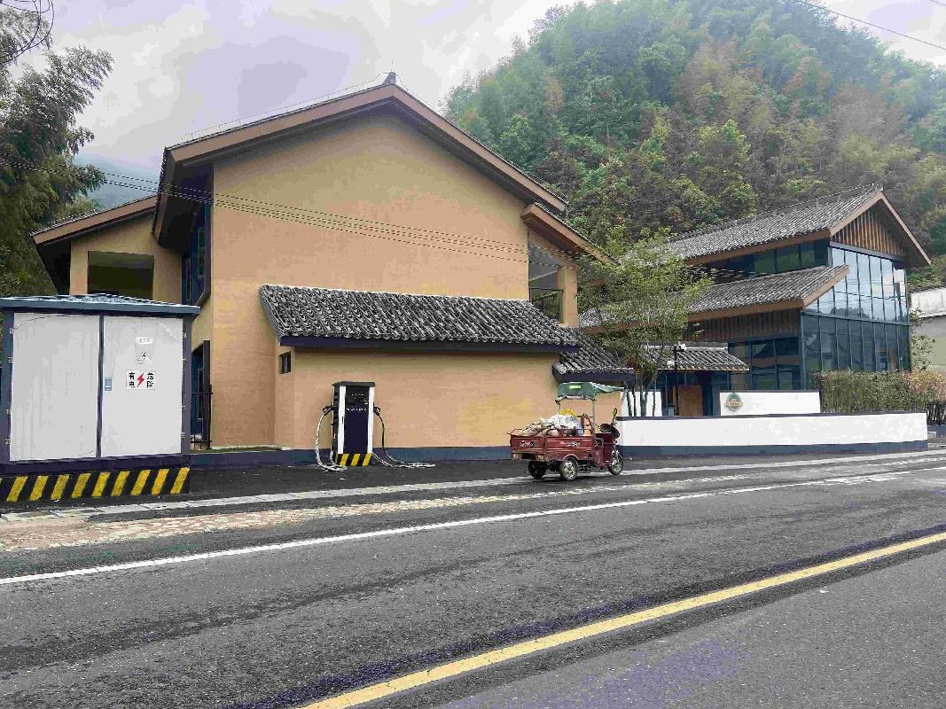 黄山市休宁县蓝田镇高桥道班房产及土地使用权出租公告