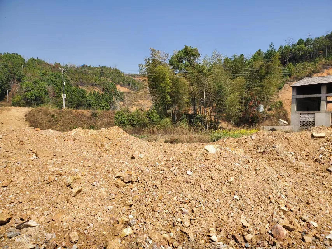 桃江县灰山港镇澄泉湾建筑石料矿矿山地质灾害削坡卸载治理区域资源