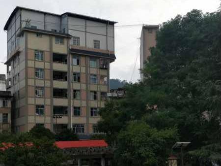 南丹县人民医院城关镇民行中路11号土地使用权、地上建筑物及部分固定设备捆绑转让项目(国资监测编号GR2023GX2000040)