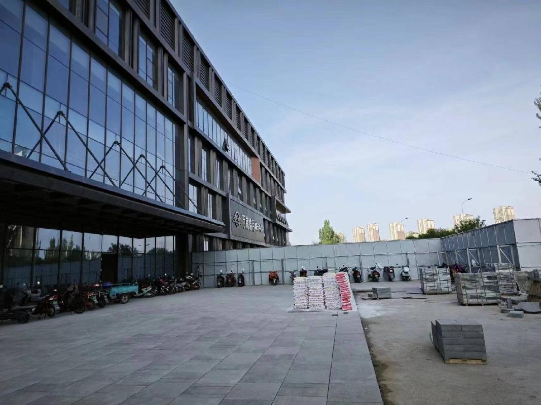 内蒙古自治区呼和浩特市赛罕区南二环路以北、丰州路以东、鄂尔多斯东街以南，天皓酒店西南100米商业房产部分产权转让项目询价