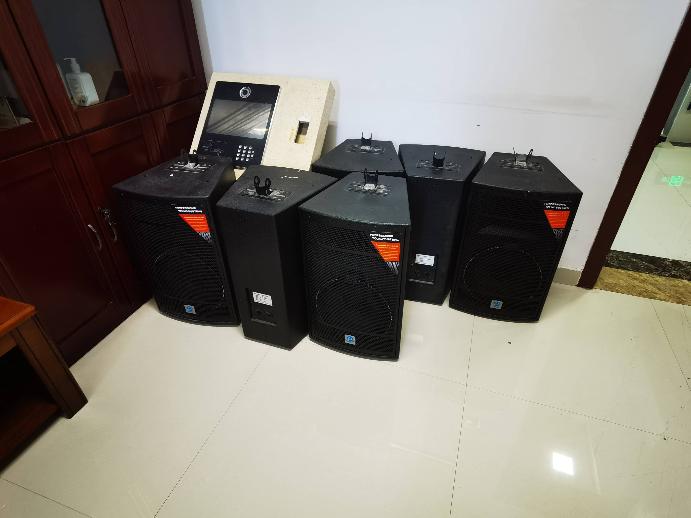 湘西州公共资源交易中心LED条屏、投影仪、音响、UPS电源等电子设备一批