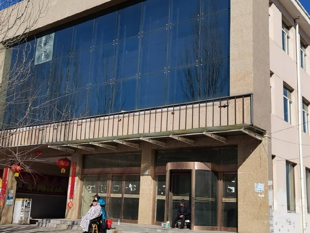 丰镇市农村信用联社股份有限公司持有的丰镇市新城区迎宾大街福泰苑小区1号楼东商铺（有房权证）、福泰苑小区东车库二层五间房（无产权）房产项目询价