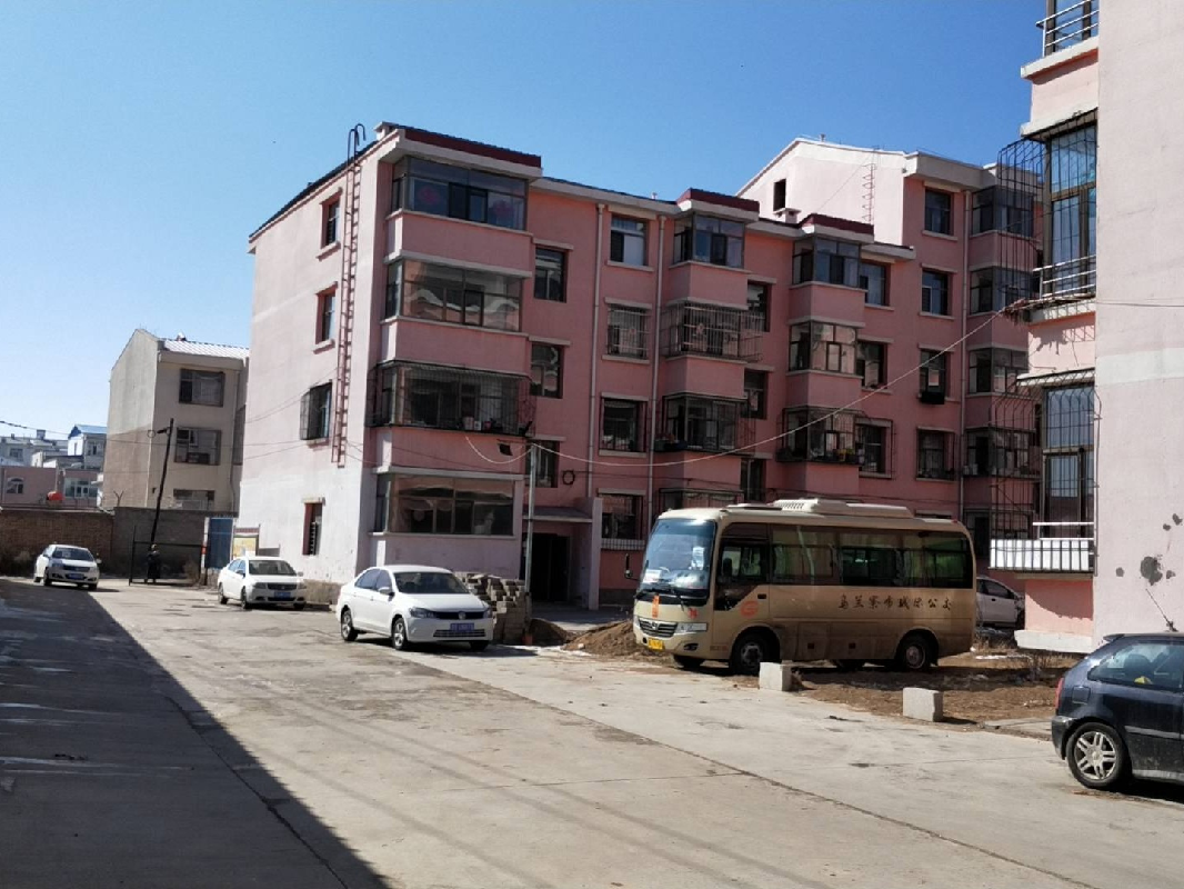 丰镇市农村信用联社股份有限公司持有的丰镇市新城区龙祥小区2号楼2单元402房产项目询价