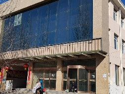 丰镇市农村信用联社股份有限公司持有的丰镇市新城区迎宾大街福泰苑小区1号楼东商铺（有房权证）、福泰苑小区东车库二层五间房（无产权）房产项目询价