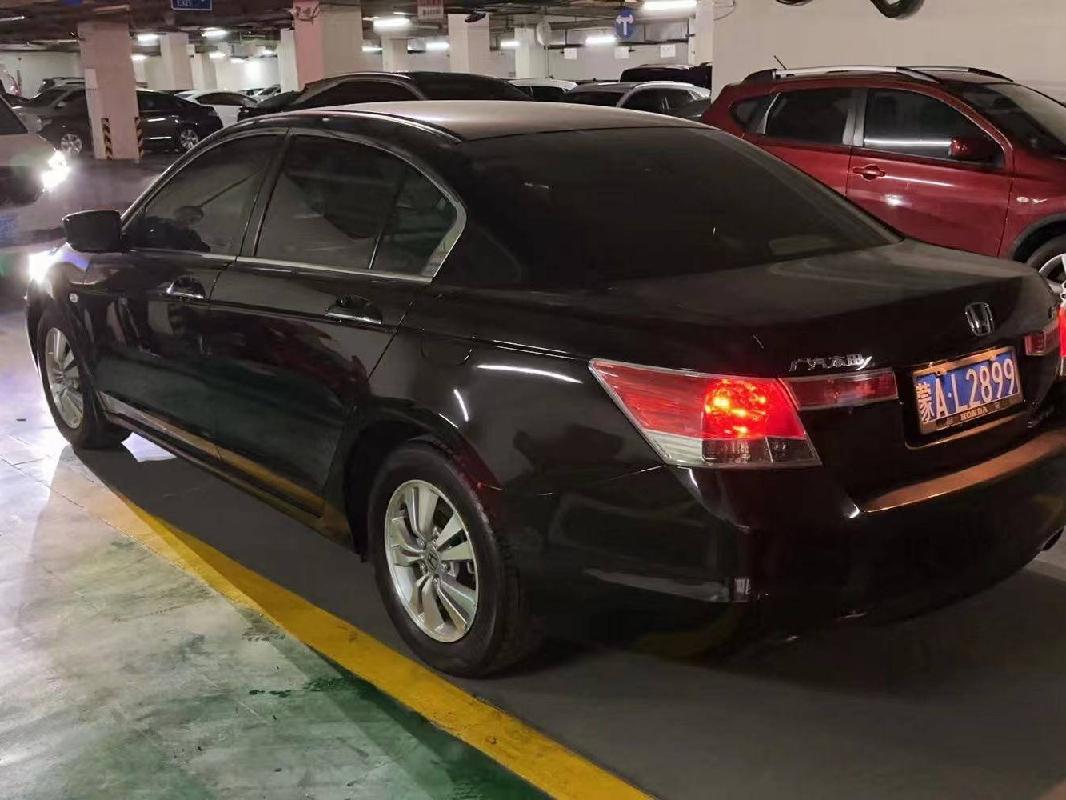 雅阁牌HG7241AB 车辆（蒙AL2899）
