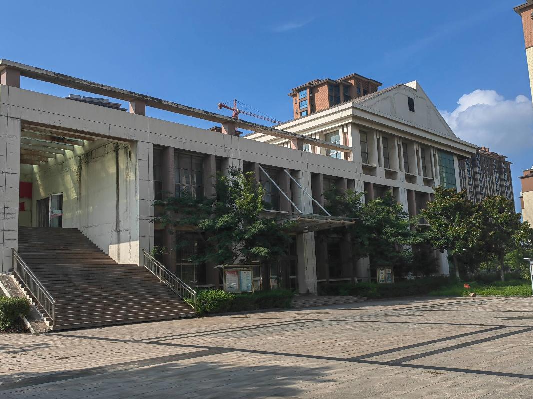 连云港高级中学食堂一楼及三楼餐厅招租（一标段）