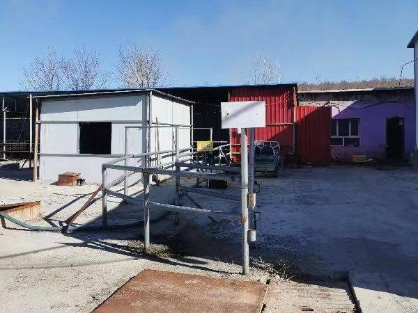 霍城县三宫乡上三工村西梁原霍城县三宫乡福贵屠宰场房屋、厂房、屠宰机器设备及公共配套设施对外转让(二次挂牌)