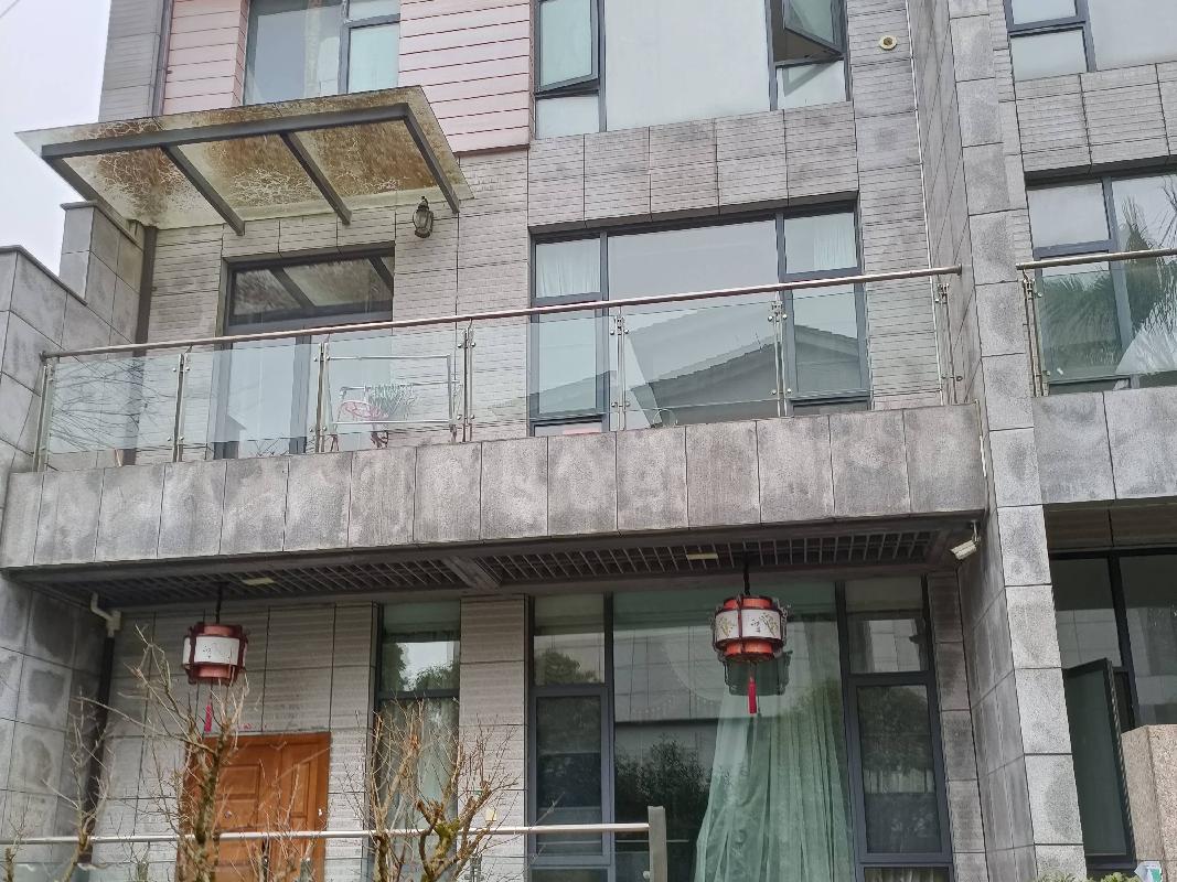 贵阳市花溪区甲秀路396号贵志藏珑小区共12套不动产整体转让项目