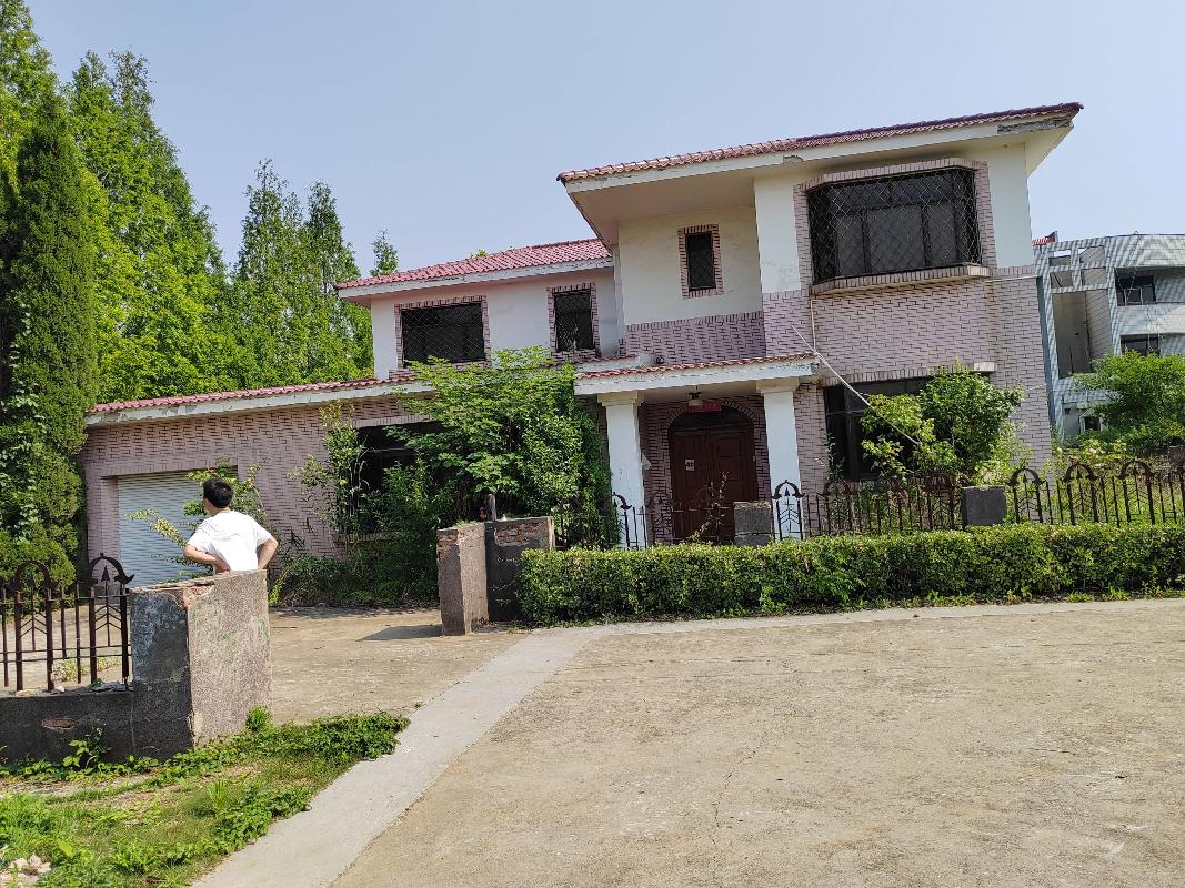 徐州市金山桥开发区龙潭山庄4#转让公告