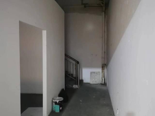 灯具城物流园17栋第5间招租公告