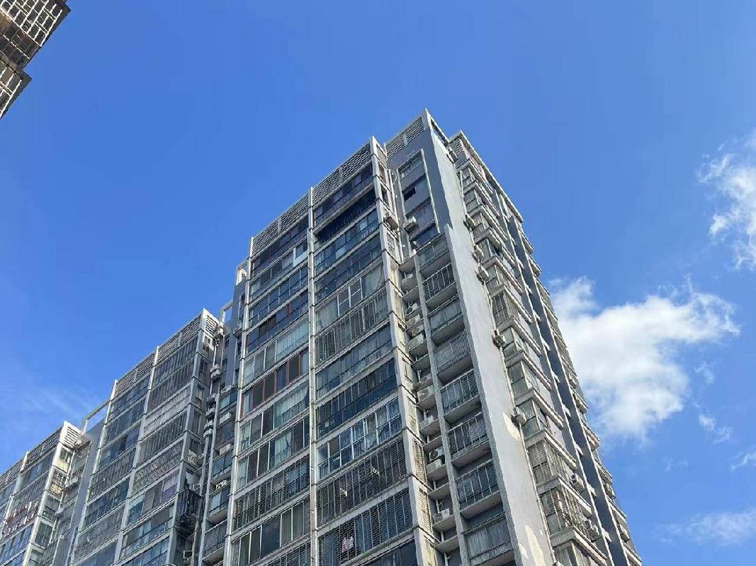 郴州市苏仙区栏杆塘43号花样年华小区B栋1804号房产转让(第三次)