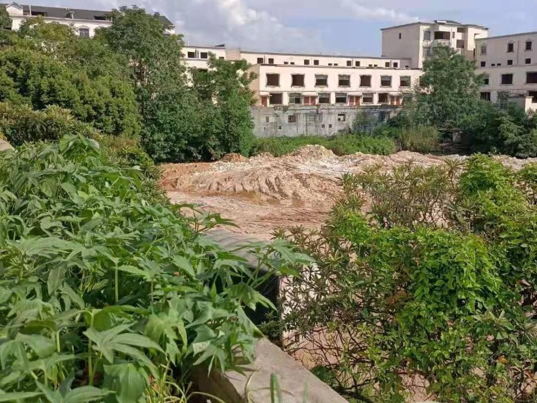 贺州市平桂管理区望高镇刘屋排村段东侧（207国道）城镇住宅用地、望高至富川叉路口东侧其他商服用地（共2宗土地使用权）整体转让项目（五次挂牌）交易公告