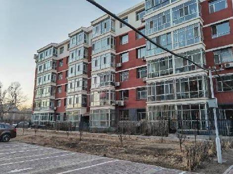 呼和浩特市回民区新华西街金泉小区1号住宅楼1层2011号房产转让