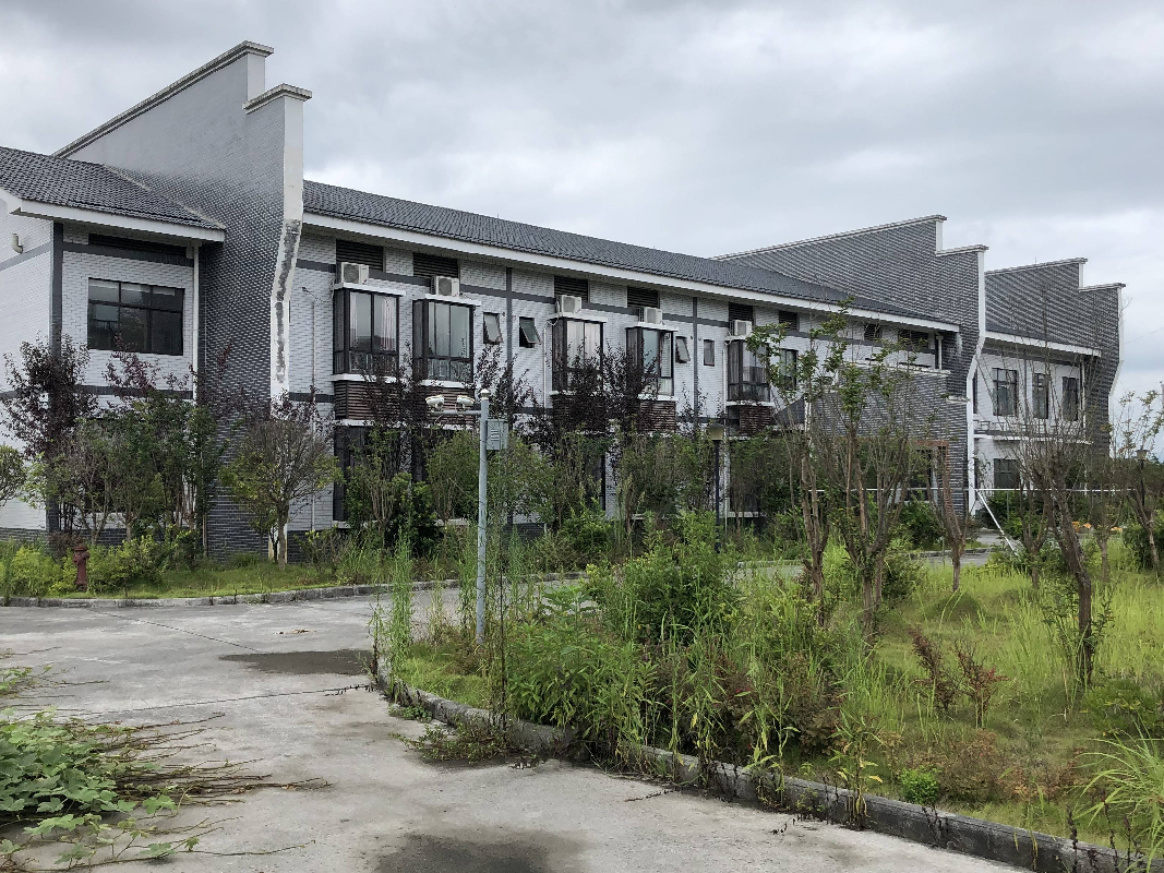 龙山县石羔街道办事处干比社区、冲天社区、石羔社区办公用房招租