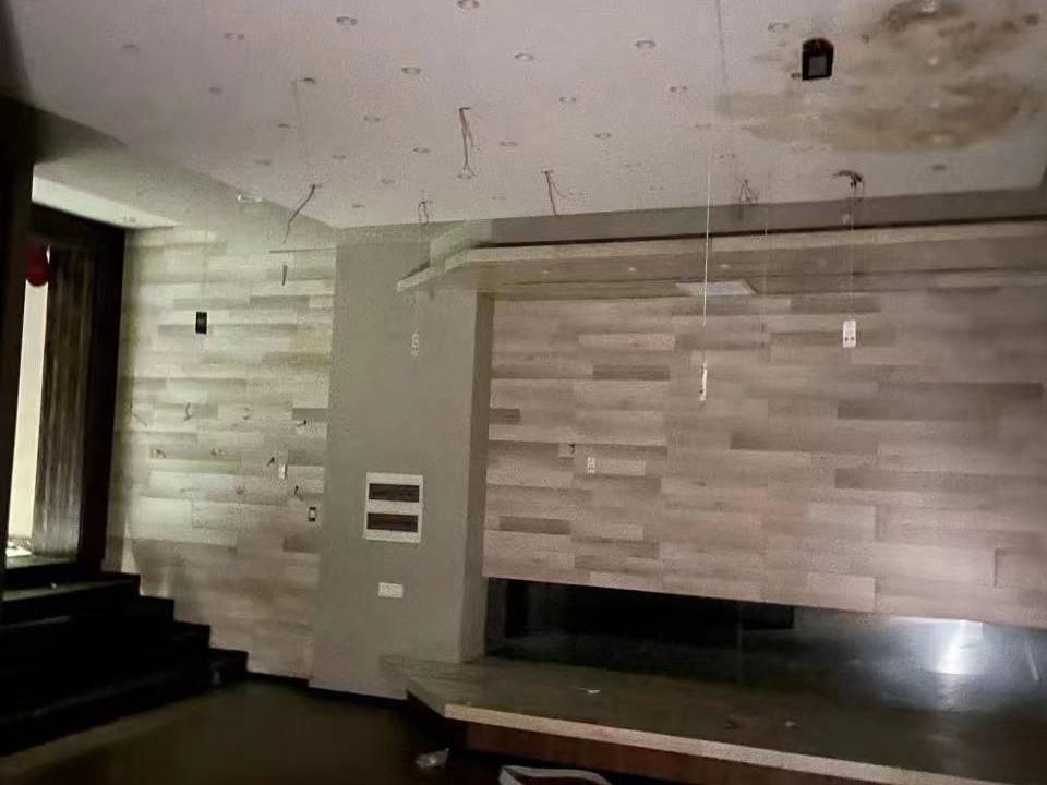 郴州市燕泉路燕泉商业广场1栋02号商业用房（原“宝莲灯”门面）出租