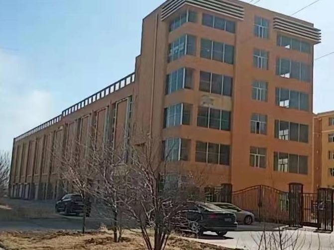 乌兰察布市集宁蒙商村镇银行有限责任公司持有的乌兰察布市集宁区察右前旗察哈尔工业园区达尔登大道平赛路南1栋、2栋营业房产