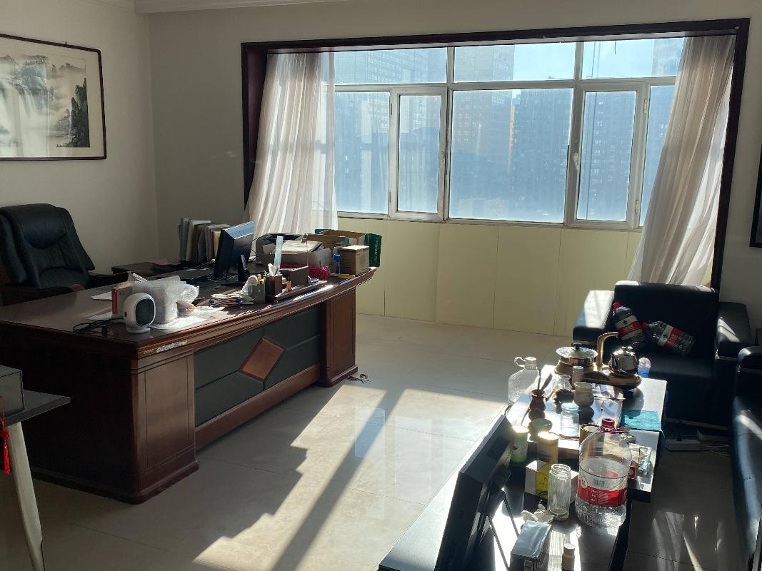 东胜区伊化北路10号街坊盘恒花苑小区8号楼2单元1003室