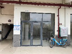 贵港市覃塘区覃塘街道德政路4号布山移民安置小区18栋102室（D-18）铺面招租项目