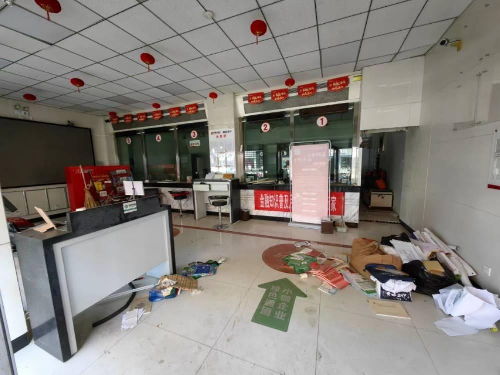 呼和浩特市回民区中山西路39号维多利商厦1层a1012、a1013号商业用房转让项目