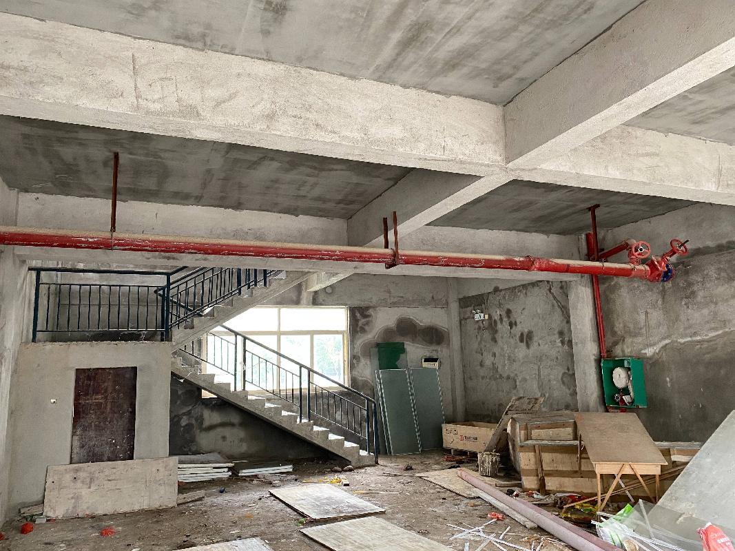 万宁市万城镇阳光小区4号楼6号和3号楼7号商铺房屋所有权及土地使用权分别公开转让