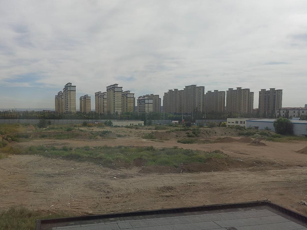 乌兰察布市察哈尔右翼前旗工业园区白音街南、达尔登大道西、团结街北的一宗国有出让商业用地使用权转让项目询价