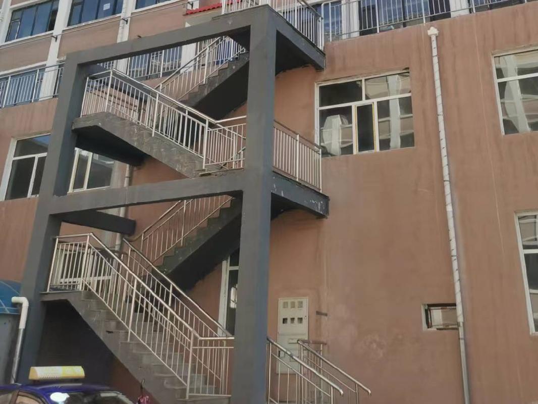 内蒙古乌兰察布市集宁区建国三路银海新苑12号楼2单元7楼西户住宅1套转让项目询价