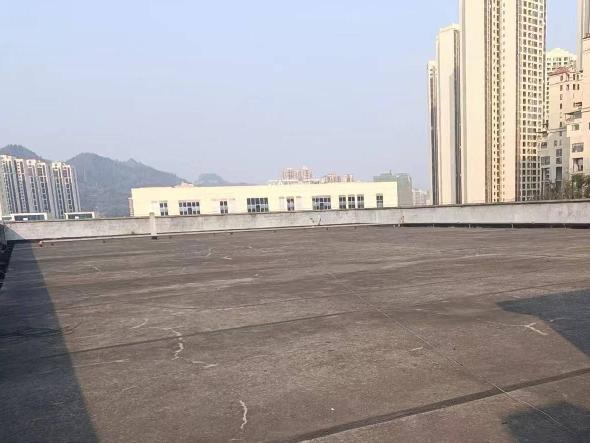 湘西高新区产业中心标准厂房、北区标准厂房（一、二期）、创新创业示范园、大坡标准厂房（二、三期）、西区智能制造屋顶厂房71447.25平方米招租