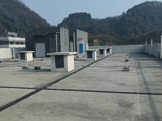 湘西高新区产业中心标准厂房、北区标准厂房（一、二期）、创新创业示范园、大坡标准厂房（二、三期）、西区智能制造屋顶厂房71447.25平方米招租
