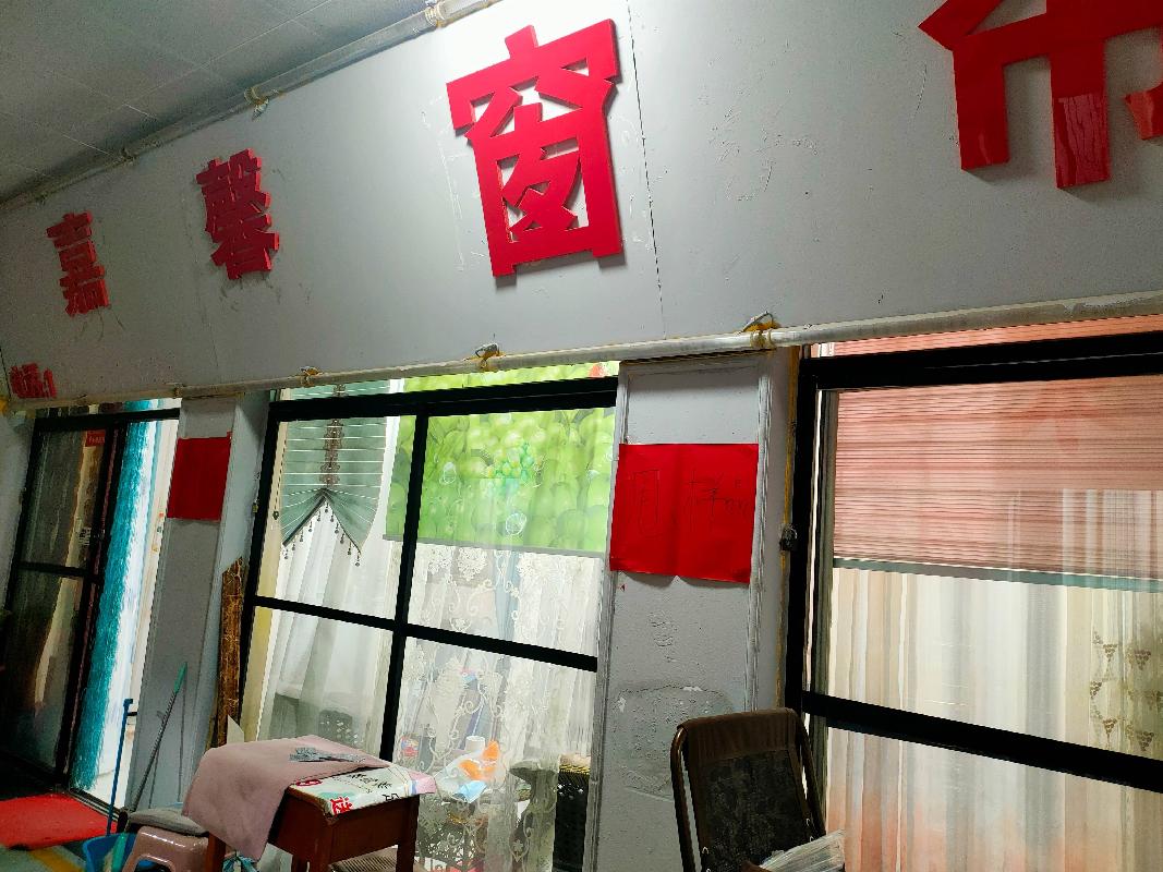 通辽市科尔沁区批发城鞋帽针纺楼152、154、156号商铺出租