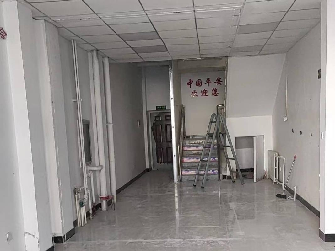 赤峰市敖汉旗长胜明珠商住楼B010112商厅出租（年租金底价10000.00元，租期1年）