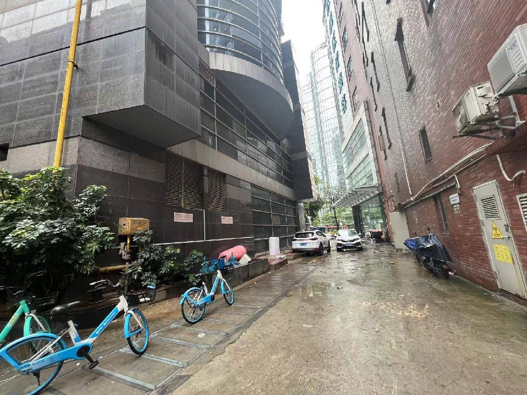 广州市越秀区广州大道中619号嘉诚国际公寓613号101、201、301房产转让项目(二次挂牌)