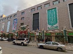 乌兰察布市汇元融资担保有限公司持有的察右后旗白音察干镇蓝天大街北北方商贸城1-1-3转让