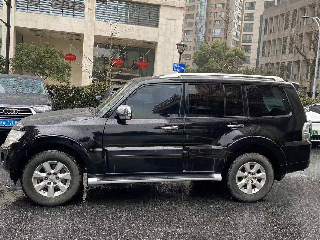 浙A0940Q 三菱帕杰罗JE4NR52R (SUV)汽车公开转让