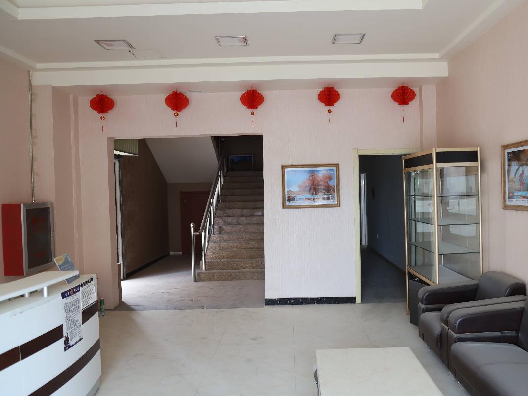 内蒙古自治区阿拉善额济纳旗达镇一道桥金色海岸东3号106（宾馆大厅）房产转让项目(五次挂牌)