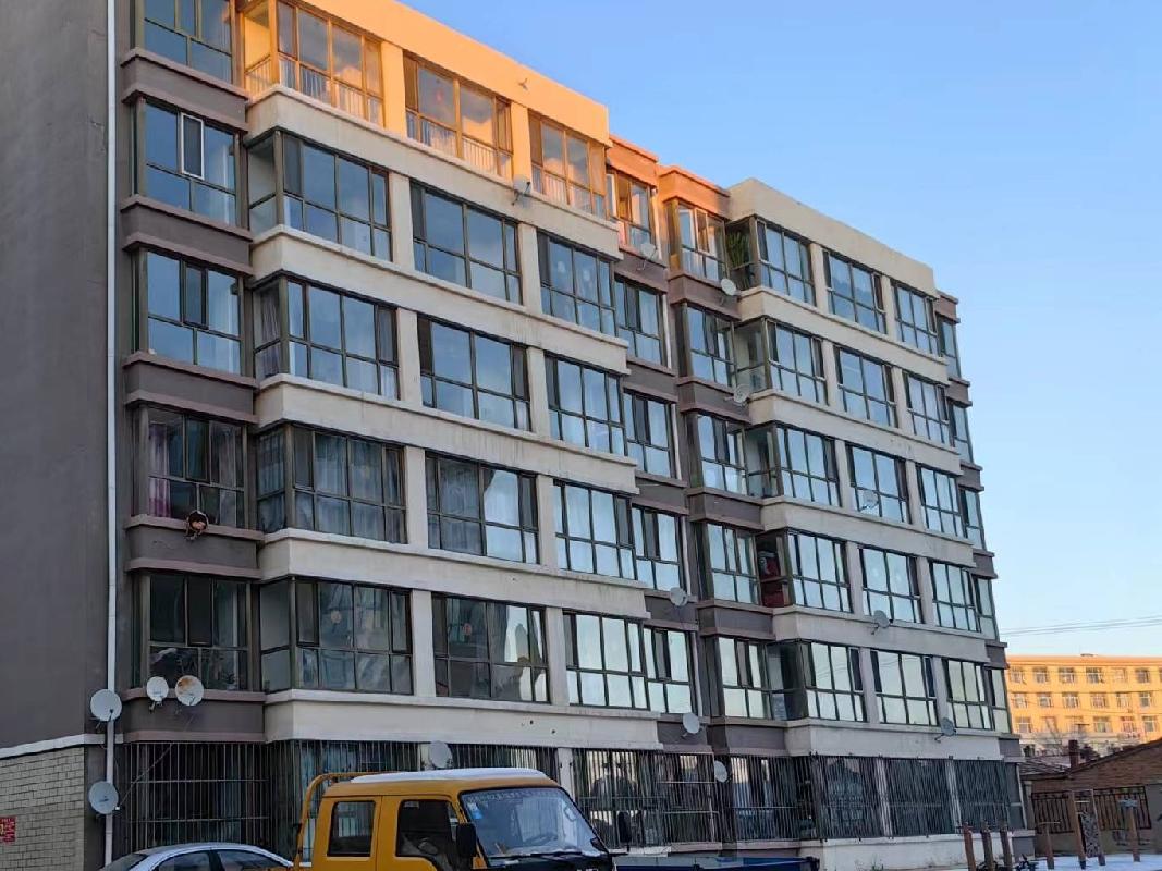 四子王旗农村信用合作联社持有的四子王旗乌兰花镇文化路南侧，金宇文苑商住小区6栋2单元6楼西户资产转让项目