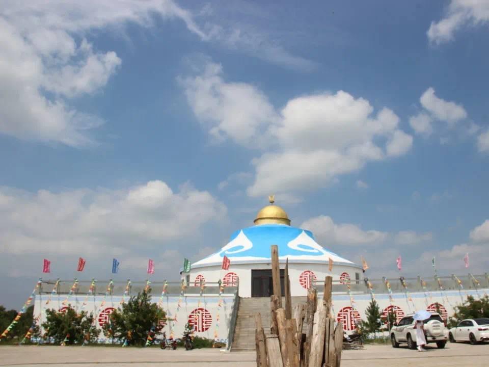 内蒙古自治区通辽市科尔沁左翼中旗孝庄园旅游景区牌楼区和自驾车露营地经营权整体转让（承包底价2367000.00元/年，承包期6年）(二次挂牌)(国资监测编号GR2024NM1000661-2)