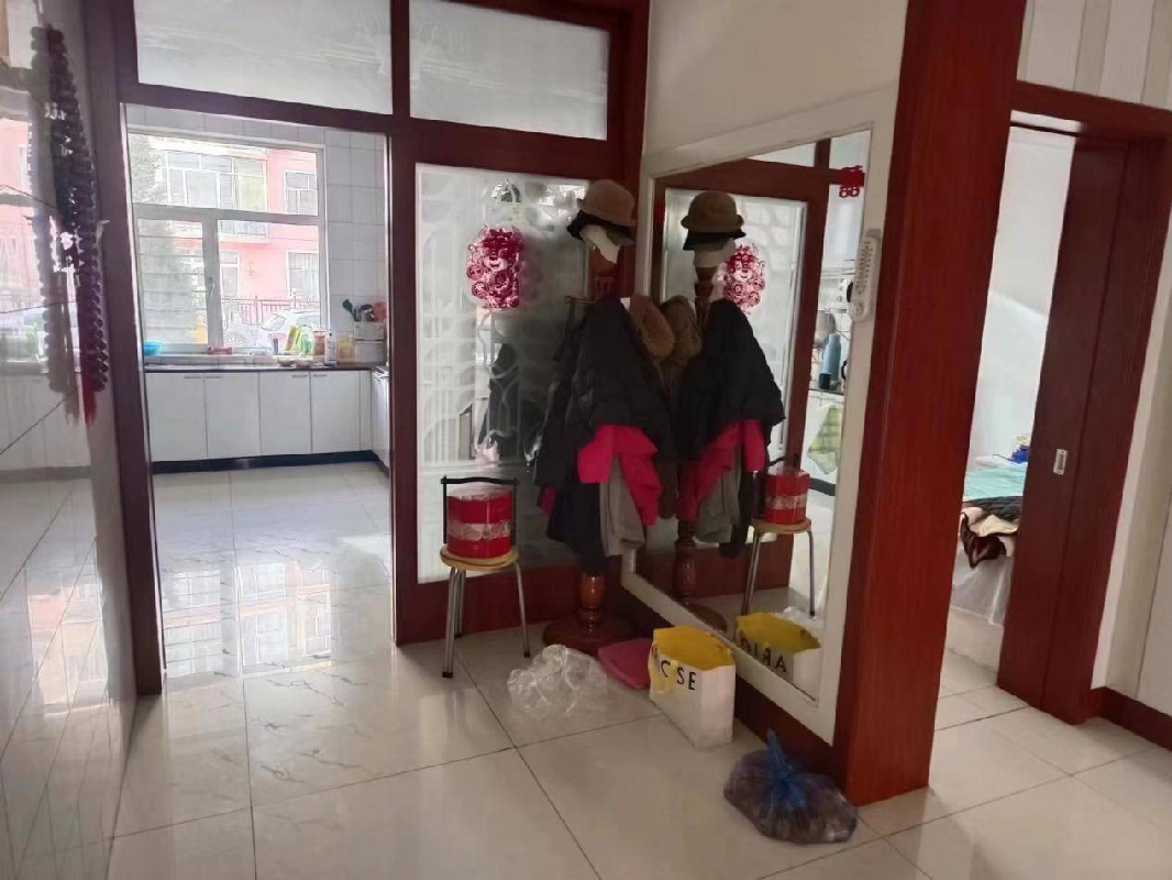 呼和浩特市托县南坪商业街联社住宅小区1号连体楼从西向东第2户房产转让项目(六次挂牌)