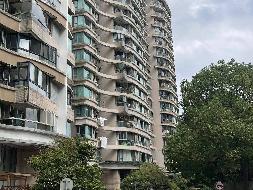 上海慧芝湖花园15号1902室等3套住宅及室内家具家电、负一层241#车位转让项目交易公告(二次挂牌)