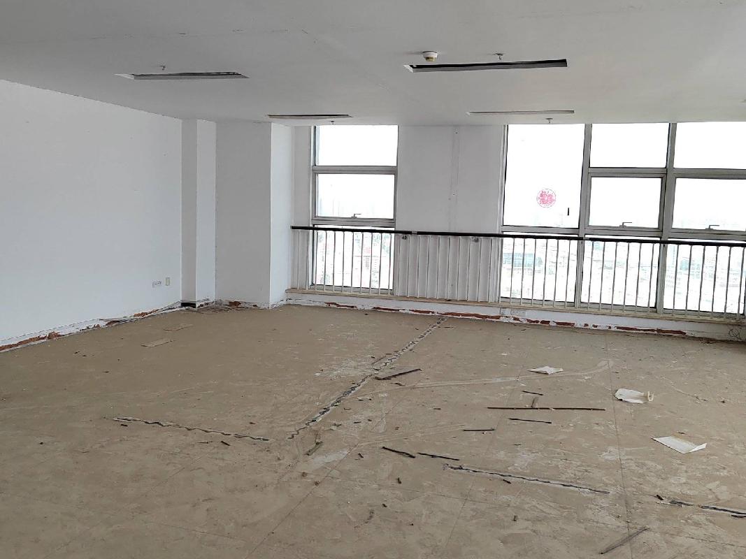内蒙古自治区呼和浩特市赛罕区锡林南路东侧恩和家园第玖幢南一层底商南B1、南B2、南B3、南B4、东D4号商业房。2.位于呼和浩特市赛罕区锡林南路东侧恩和家园第玖幢24层办公楼询价项目