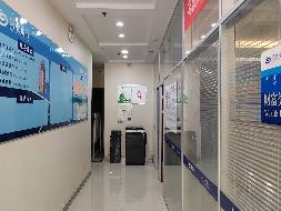内蒙古自治区呼和浩特市赛罕区锡林南路东侧恩和家园第玖幢南一层底商南B1、南B2、南B3、南B4、东D4号商业房。2.位于呼和浩特市赛罕区锡林南路东侧恩和家园第玖幢24层办公楼询价项目