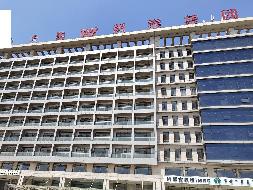 位于内蒙古自治区鄂尔多斯市乌审旗嘎鲁图镇六区赛汗路北、乌审街西侧房产，乌审旗嘎鲁图镇赛汗路北、乌审旗街西侧五区的土地使用权转让项目