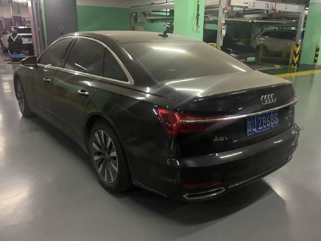 奥迪牌 FV7201BADCG（陕UZ8688）车辆