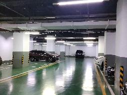 呼和浩特市赛罕区如意开发区腾飞大道众生大厦-1层商业房产转让项目