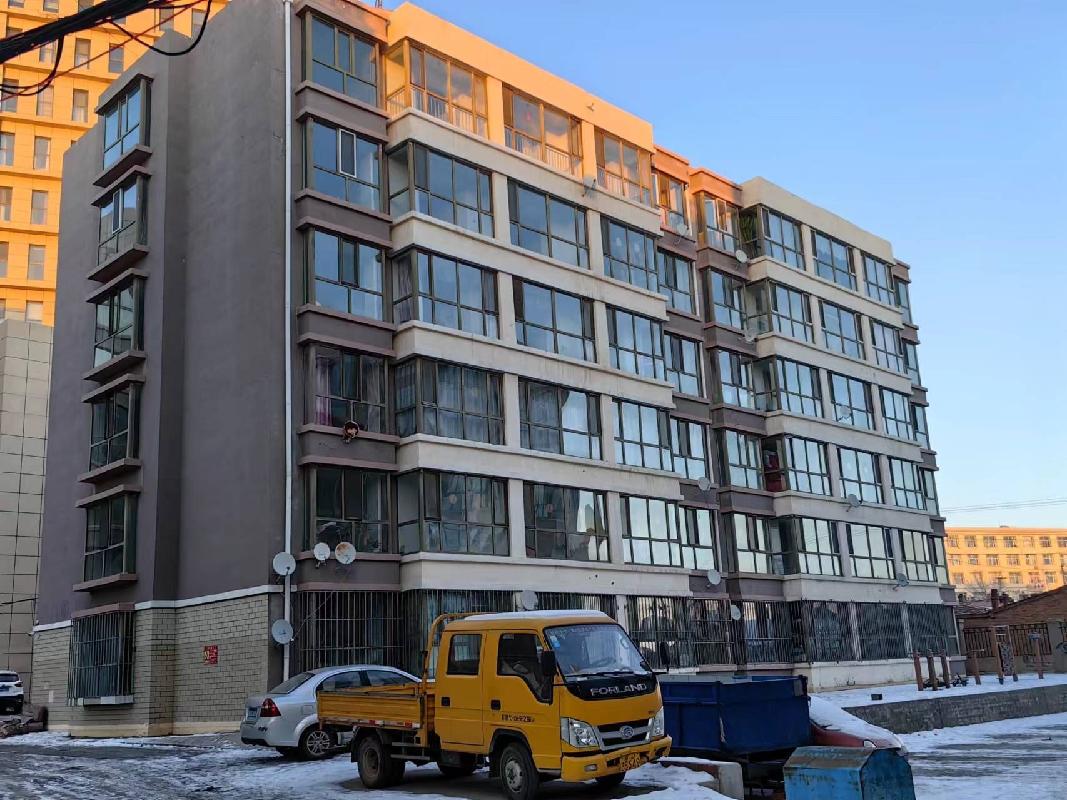 四子王旗乌兰花镇文化路南侧，金宇文苑商住小区6栋2单元6楼西户房产转让项目(二次公告）